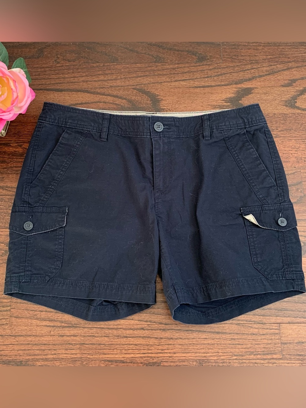 Navy blue Eddie Bauer shorts in size 10